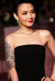 范晓萱的纹身  明星手臂上创意的龙纹身图片