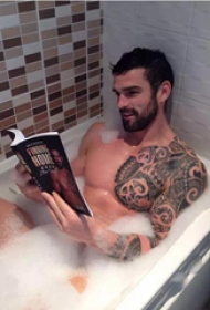 帅哥霸气个性的纹身图案