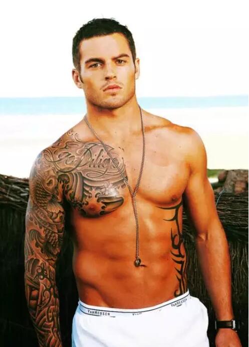 时尚帅哥的纹身图案欣赏