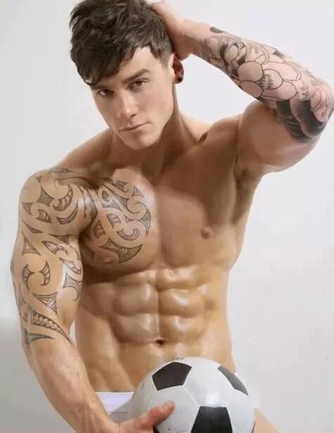 时尚帅哥的纹身图案欣赏