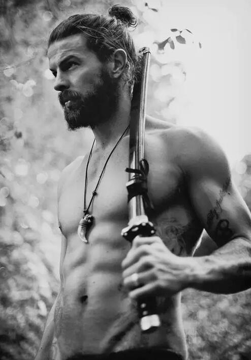 帅哥霸气个性的纹身图案