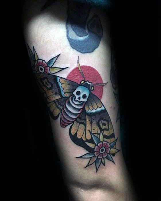 纹身虫  趣味十足的飞蛾纹身图案