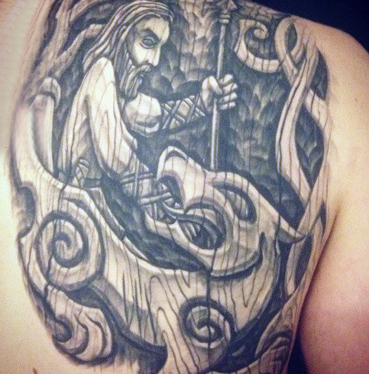 纹身树木的图像  奇趣的树木木刻纹身图案