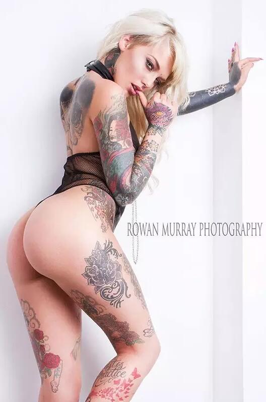 性感美女彩色纹身妩媚妖娆