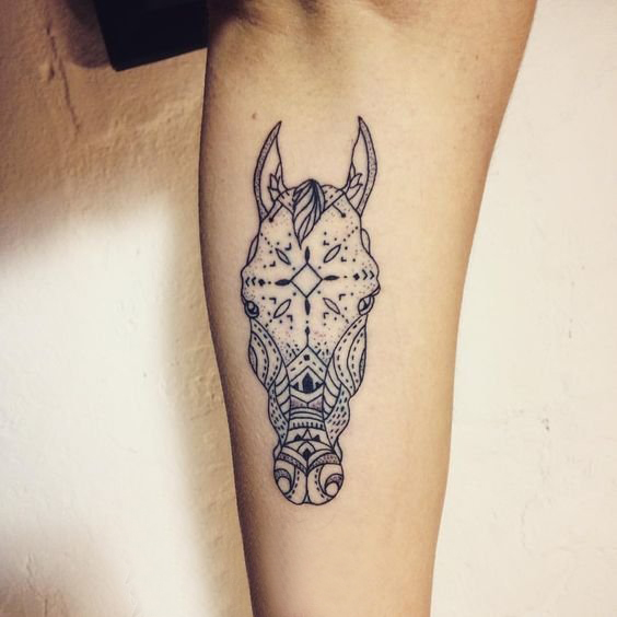 纹身 马  设计感十足的马纹身图案