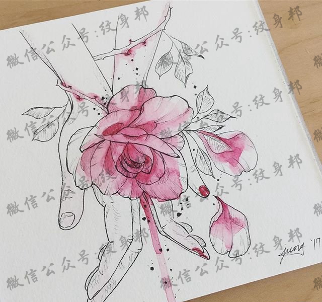 红色花朵+双手纹身手稿