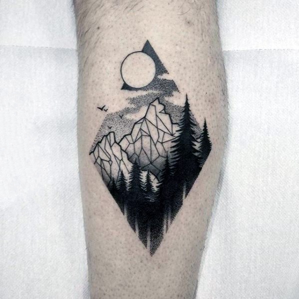 色调沉闷的几何纹身图案