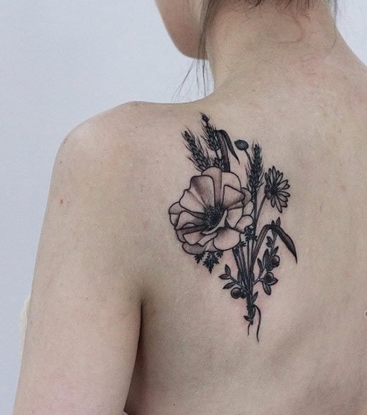 女生后肩部唯美而又清新的纹身图案