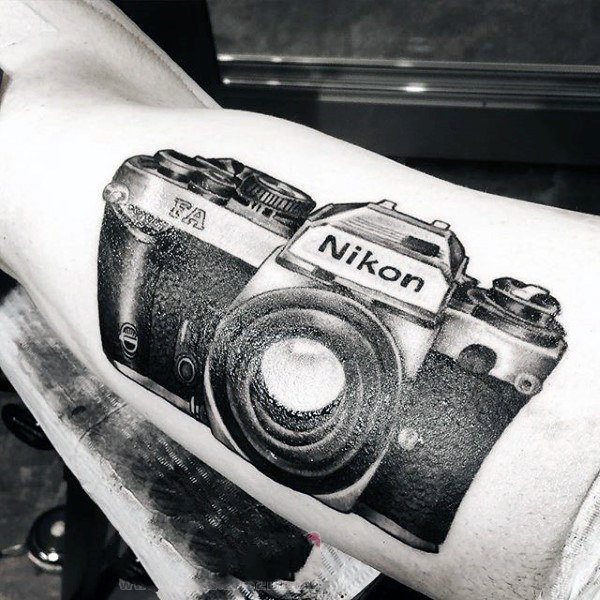 照相机纹身   摄影爱好者奇趣的照相机纹身图案