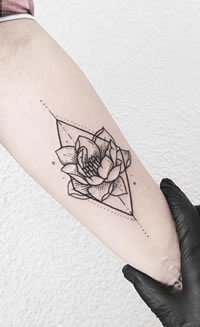 线条简约花卉手稿图案