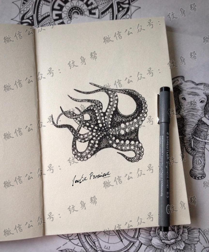 黑灰章鱼线条纹身图案