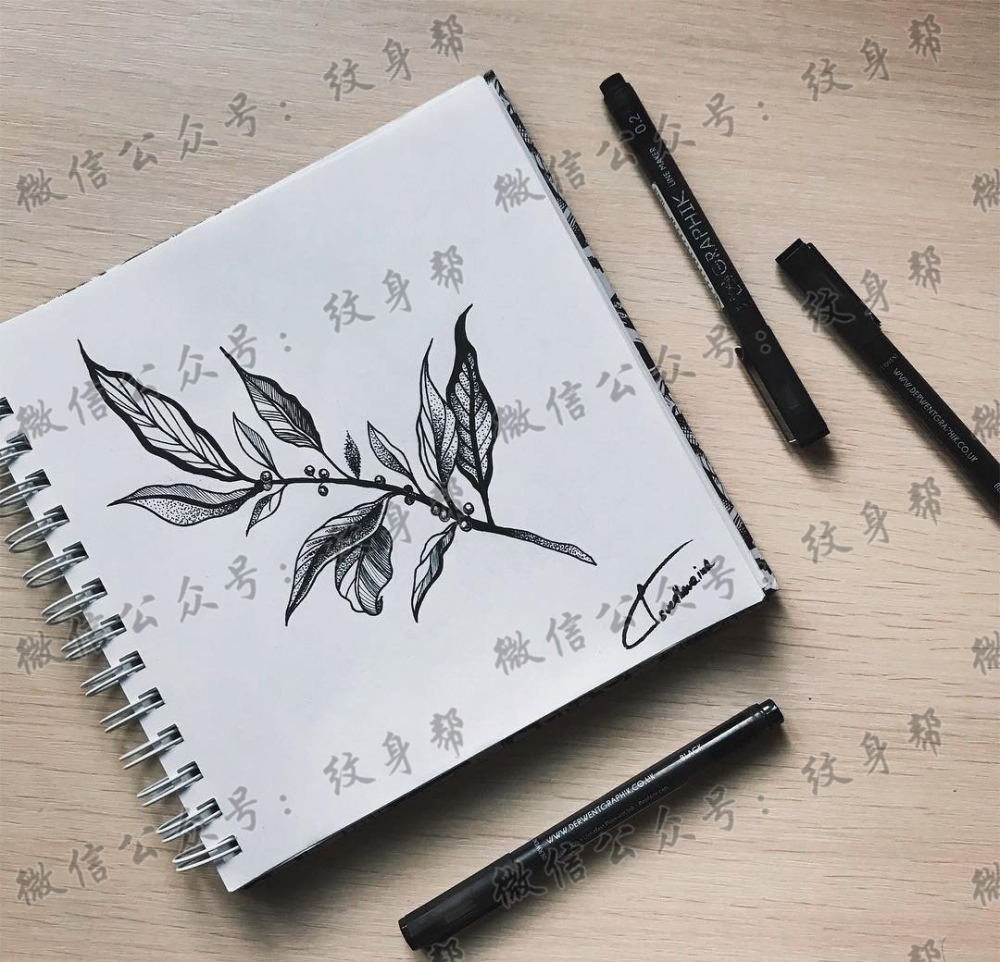 黑灰树叶纹身手稿