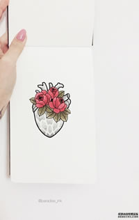 色彩心脏花纹身手稿