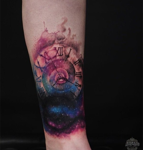 时钟纹身   时尚而又别致的时钟纹身图案