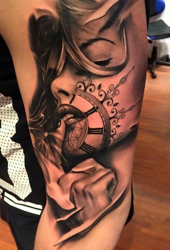 时钟纹身   时尚而又别致的时钟纹身图案