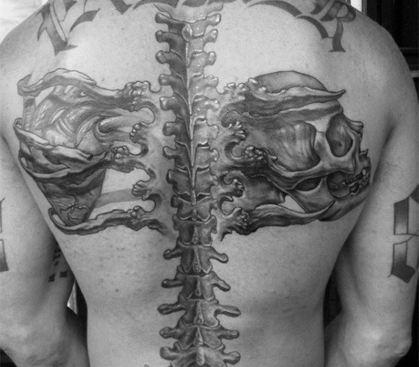 脊柱纹身男   设计感十足的男生脊柱纹身图案