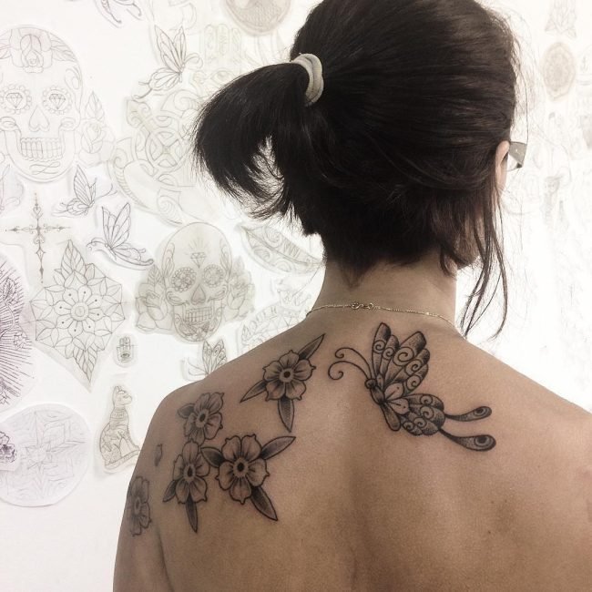 纹身蝴蝶女  翩翩飞舞的蝴蝶纹身图案