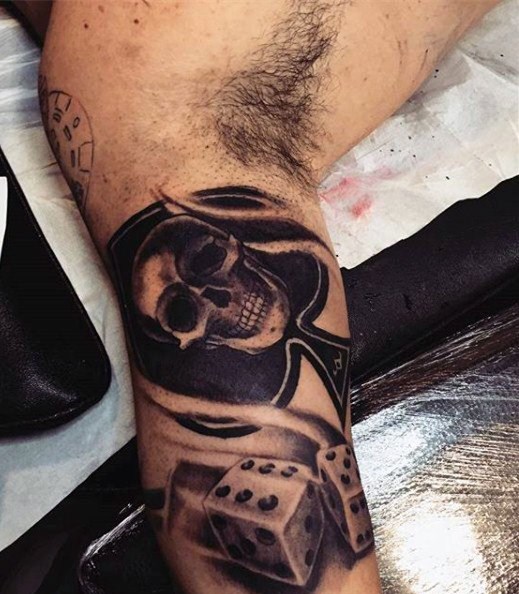 骰子纹身图案   多款色调暗沉的骰子纹身图案