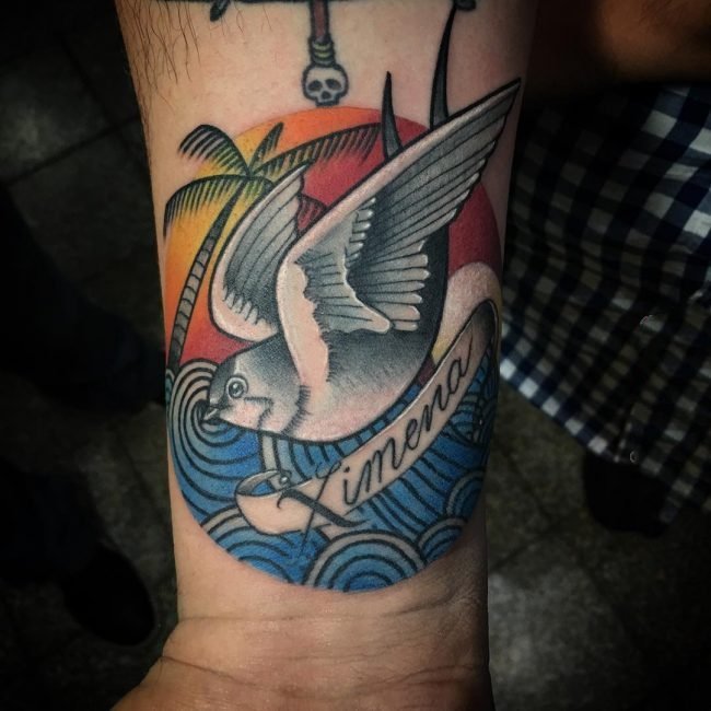 纹身鸟  振翅飞鸣的鸟纹身图案