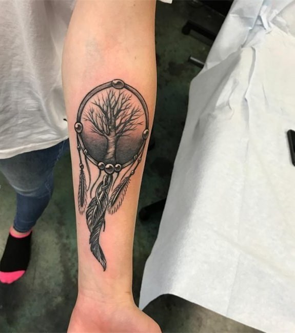 纹身树枝  枝繁叶茂的树枝纹身图案