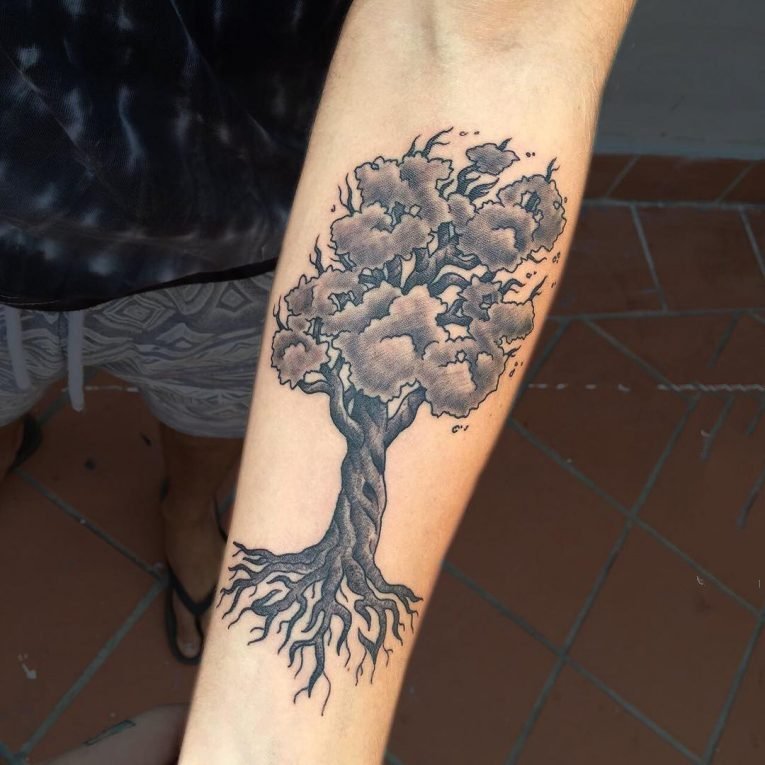 纹身树枝  枝繁叶茂的树枝纹身图案