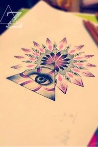 一款时尚潮流的三角眼睛纹身图案