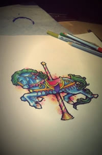 潮流时尚的一款旋转木马纹身图案