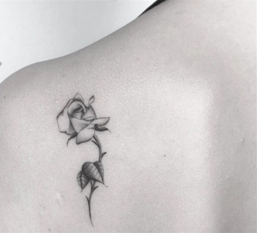 后背纹身图案   唯美靓丽的后背纹身图案