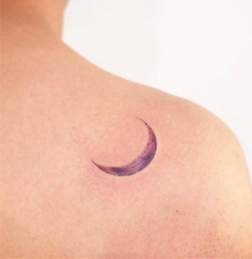 后背纹身图案   唯美靓丽的后背纹身图案