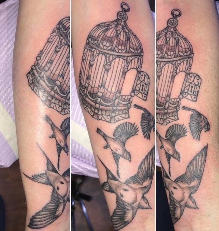 纹身鸟  羽翼丰满的鸟纹身图案