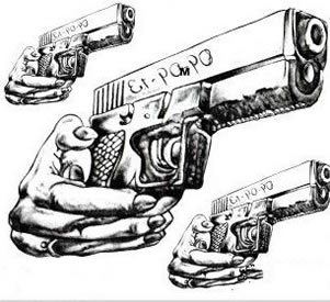 一组逼真的手枪纹身图案