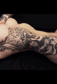 纹身 马  设计感十足的马纹身图案