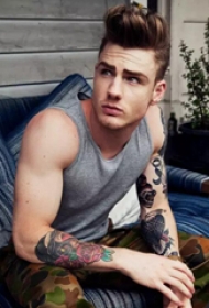 酷炫的欧美帅哥纹身图片