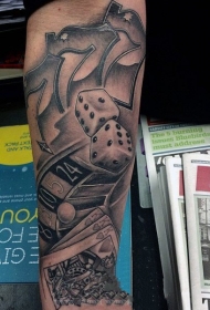 骰子纹身图案  黑灰色调的骰子纹身图案