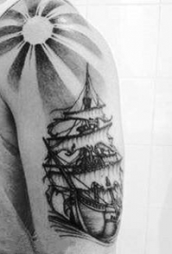 纹身太阳图案  光芒万丈的太阳纹身图案