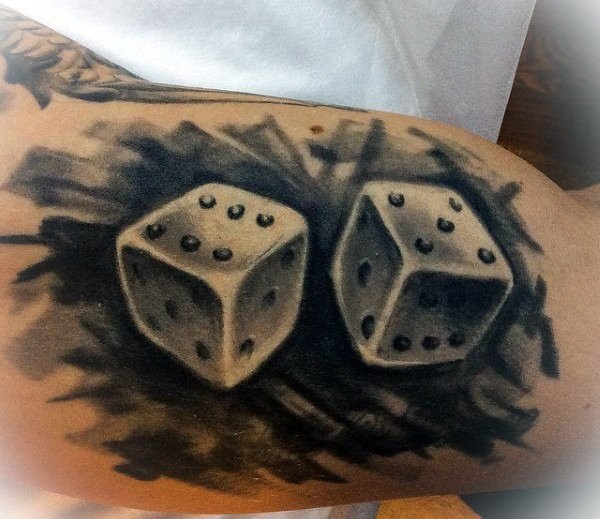 骰子纹身图案  几何拼接的骰子纹身图案