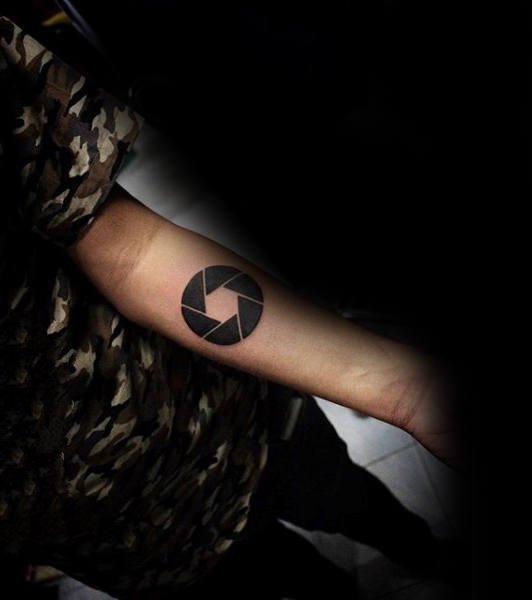 纹身相机    承载记忆的相机纹身图案