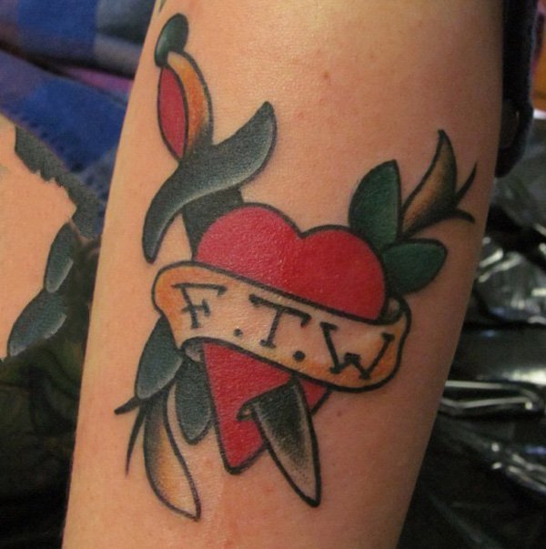 心形纹身图片   创意而又别致的心形纹身图案