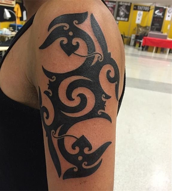 部落图腾纹身  霸气却又低调的部落图腾纹身图案