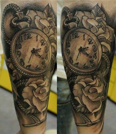 时钟纹身    钟声嘹亮的时钟纹身图案