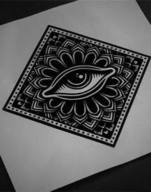 抽象的眼睛纹身手稿图案