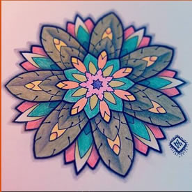 一款彩色梵花纹身图案