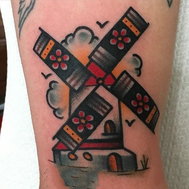 传统纹身 彩色的传统纹身动物和花朵和英文纹身图案