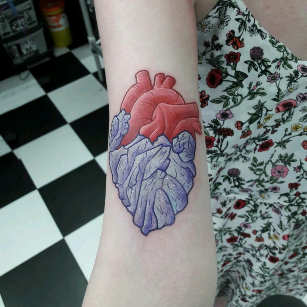 水晶纹身 彩色的水晶纹身钻石和花朵创意纹身图案