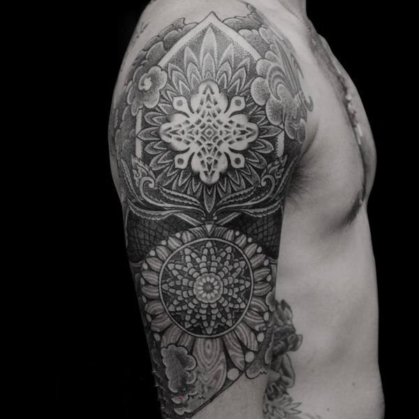 欧美风男简约纹身 霸气的欧美风男简约纹身几何纹身图案