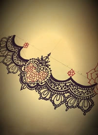 精致的蕾丝纹身手稿图案