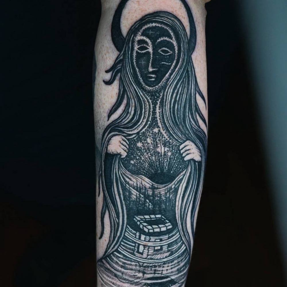 纹身黑色   抽象却又时尚的黑色纹身图案