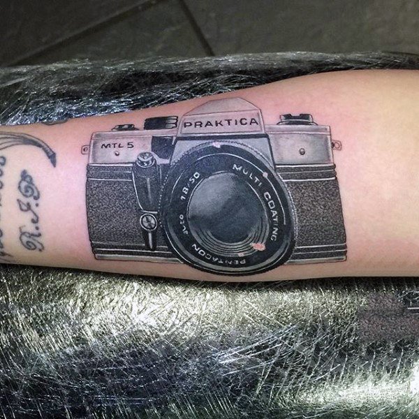 照相机纹身    多款手臂上的照相机纹身图案