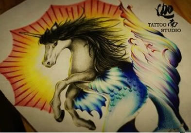 彩色个性马纹身手稿图片