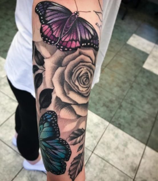 蝴蝶纹身图片   翩翩飞舞的蝴蝶纹身图案